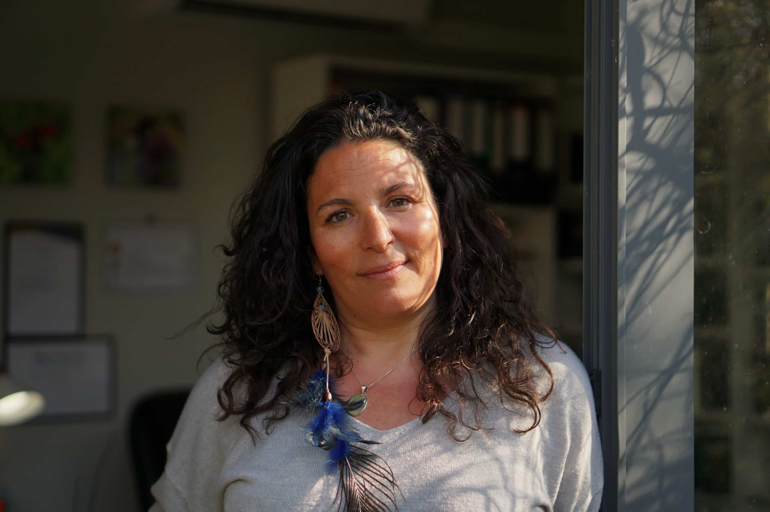 Delphine Koniarski, praticienne en psychologie, naturopathie et réflexologie, porteuse du projet Delphinitea à Waterloo | Delphinitea